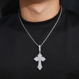 New S925 Silver Moissanite Hip-Hop Classic Cross Pendant Trendy Accessory